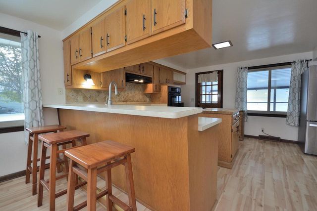 5005 S Menard DRIVE, New Berlin, WI 53151