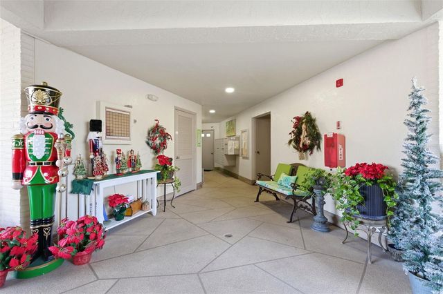 6188 80TH STREET N 310, St Petersburg, FL 33709