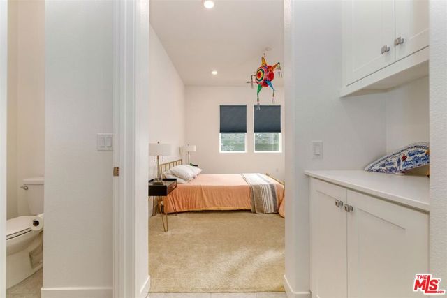 27405 Journey Place 305, Valencia, CA 91381