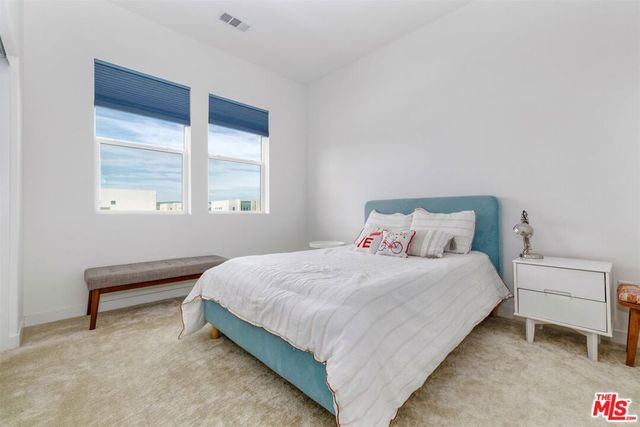 27405 Journey Place 305, Valencia, CA 91381