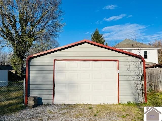 1227 S. 6th St., Paducah, KY 42003