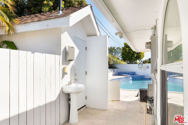 6430 S Sherbourne Drive, Los Angeles, CA 90056