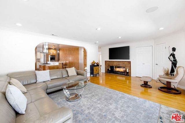 6430 S Sherbourne Drive, Los Angeles, CA 90056