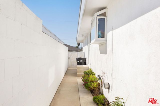 6430 S Sherbourne Drive, Los Angeles, CA 90056