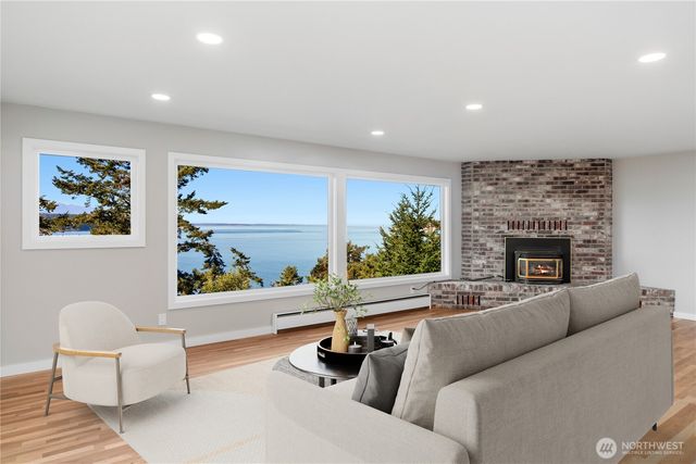 111 W Vancouver Drive, Port Townsend, WA 98368