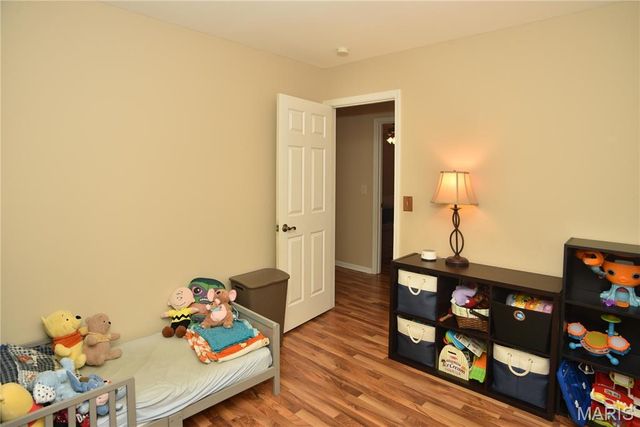 8 W Sunny Wood Court, St Peters, MO 63376