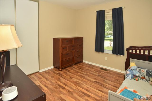 8 W Sunny Wood Court, St Peters, MO 63376