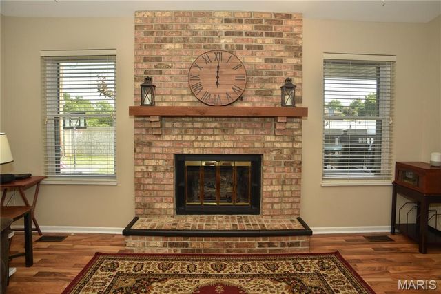 8 W Sunny Wood Court, St Peters, MO 63376