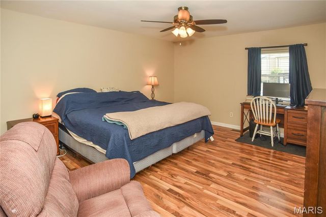 8 W Sunny Wood Court, St Peters, MO 63376