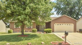 8 W Sunny Wood Court, St Peters, MO 63376