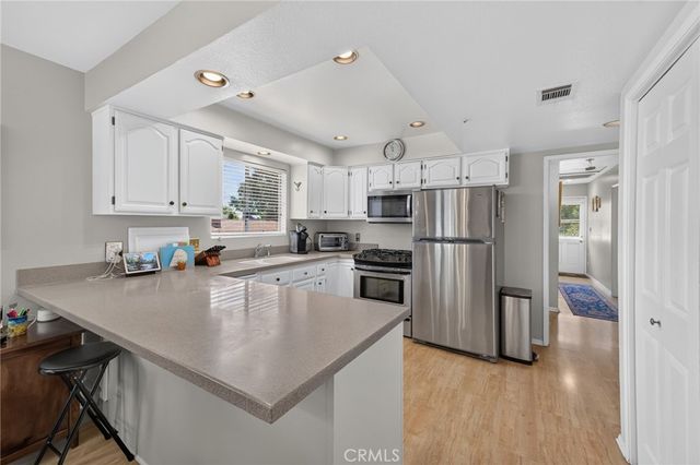300 W Laurel Avenue, Sierra Madre, CA 91024