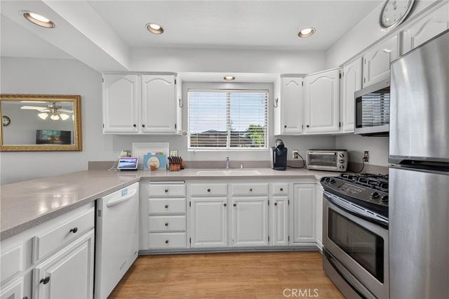 300 W Laurel Avenue, Sierra Madre, CA 91024