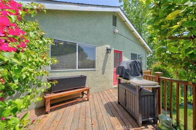 300 W Laurel Avenue, Sierra Madre, CA 91024