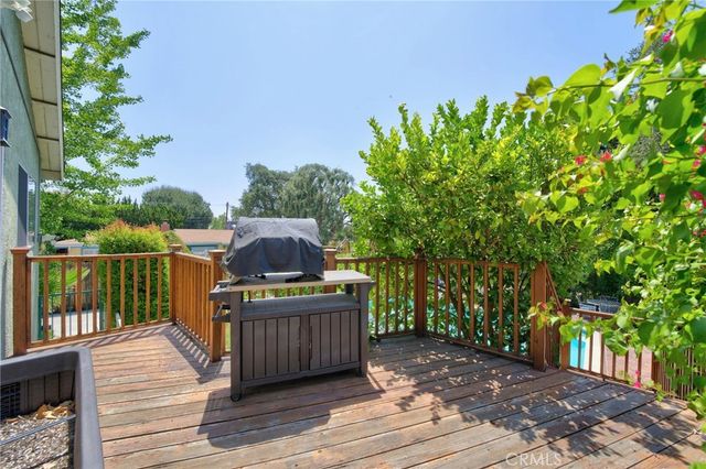 300 W Laurel Avenue, Sierra Madre, CA 91024