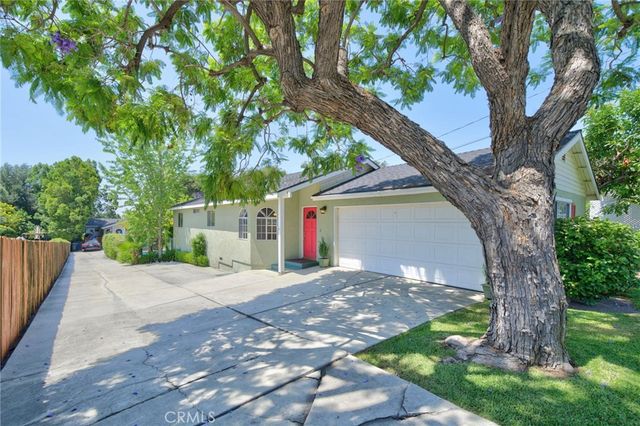300 W Laurel Avenue, Sierra Madre, CA 91024