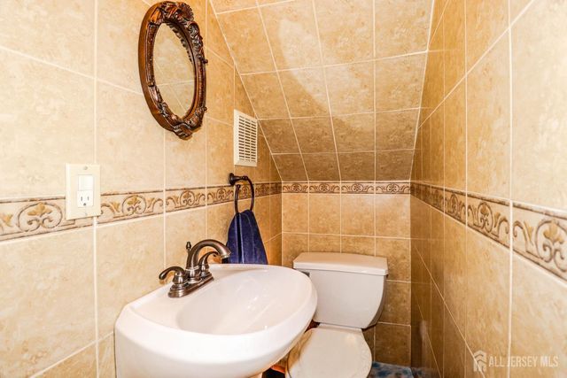 312 Kirkland Place, Perth Amboy, NJ 08861