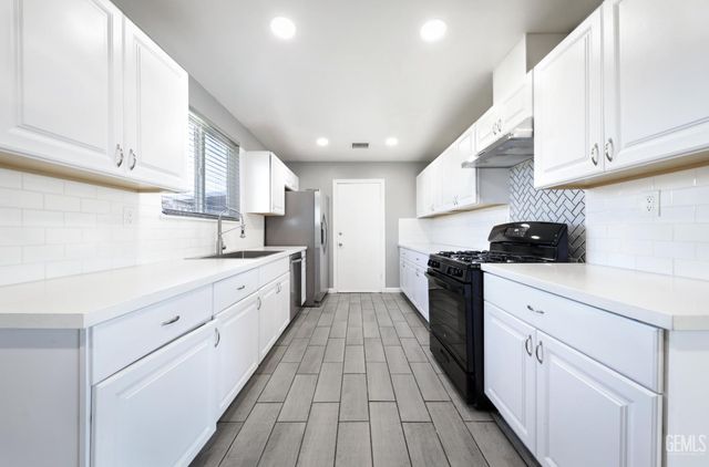 5000 Monterey Street, Bakersfield, CA 93306