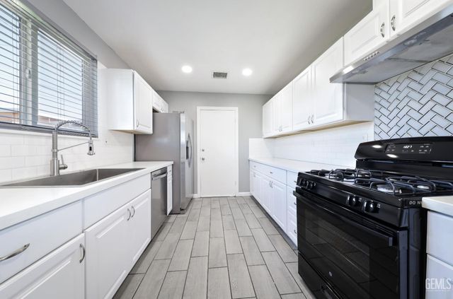 5000 Monterey Street, Bakersfield, CA 93306