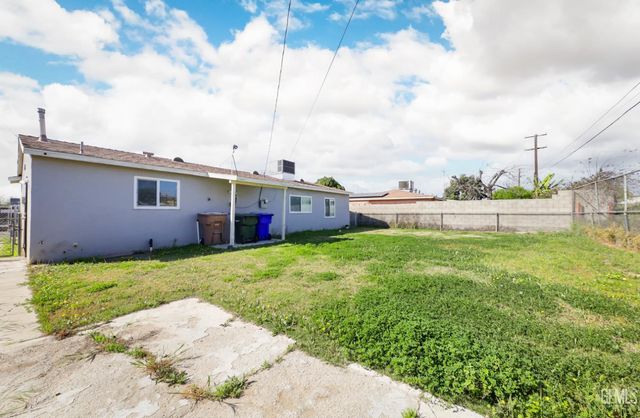 5000 Monterey Street, Bakersfield, CA 93306