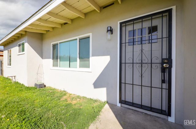 5000 Monterey Street, Bakersfield, CA 93306