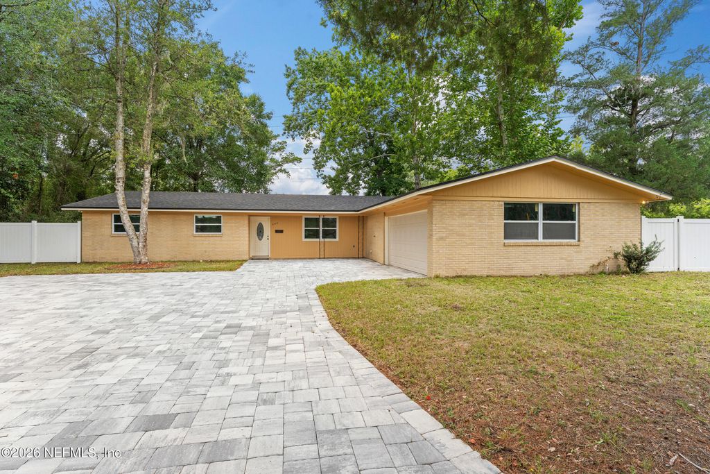 688 CLAIRE Lane, Orange Park, FL 32073