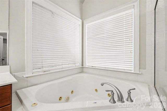 1004 Creekwalk Drive, Stanley, NC 28164