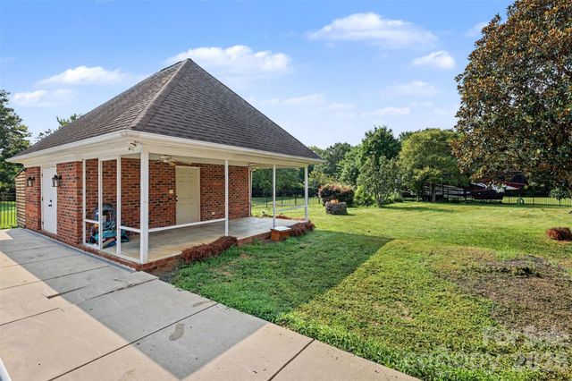 1004 Creekwalk Drive, Stanley, NC 28164