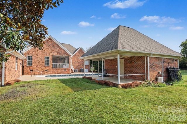 1004 Creekwalk Drive, Stanley, NC 28164