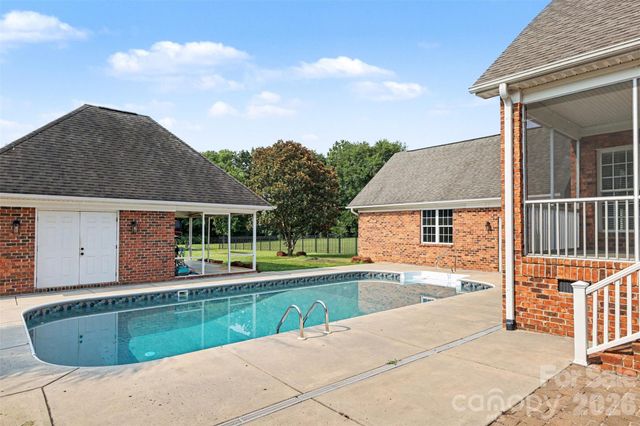 1004 Creekwalk Drive, Stanley, NC 28164