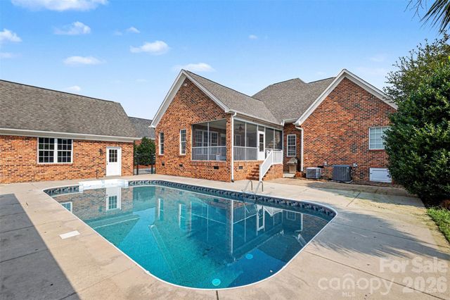 1004 Creekwalk Drive, Stanley, NC 28164