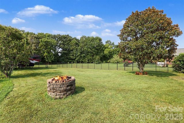 1004 Creekwalk Drive, Stanley, NC 28164