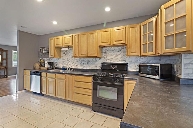606 Gatewood DRIVE, Twin Lakes, WI 53181