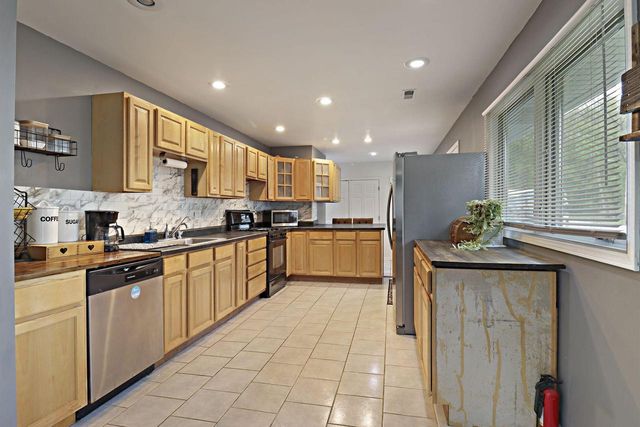 606 Gatewood DRIVE, Twin Lakes, WI 53181