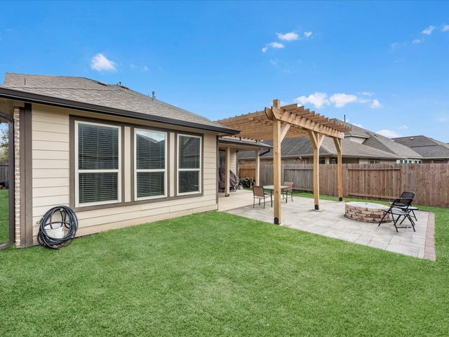 623 Orchid Hill Drive E, Conroe, TX 77301
