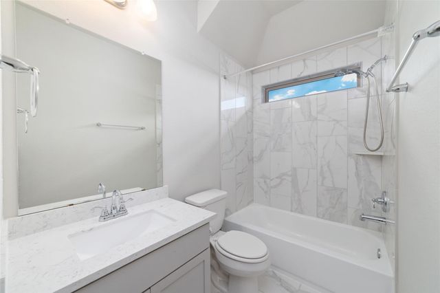 8802 Granary Gate Lane, Richmond, TX 77407