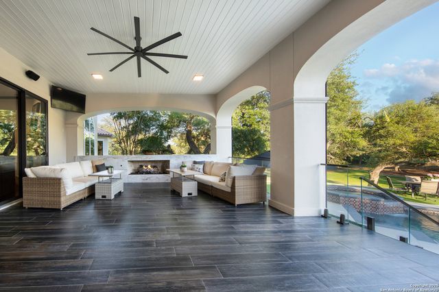 11118 ANAQUA SPGS, Boerne, TX 78006