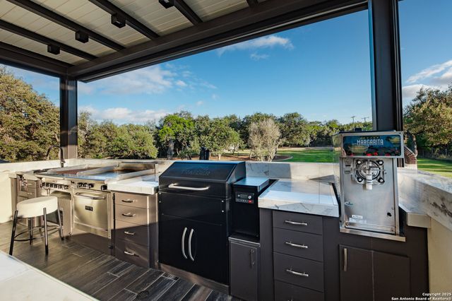 11118 ANAQUA SPGS, Boerne, TX 78006