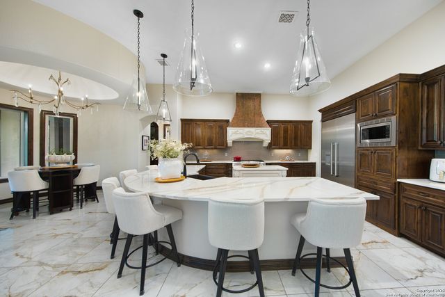 11118 ANAQUA SPGS, Boerne, TX 78006