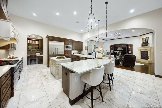 11118 ANAQUA SPGS, Boerne, TX 78006