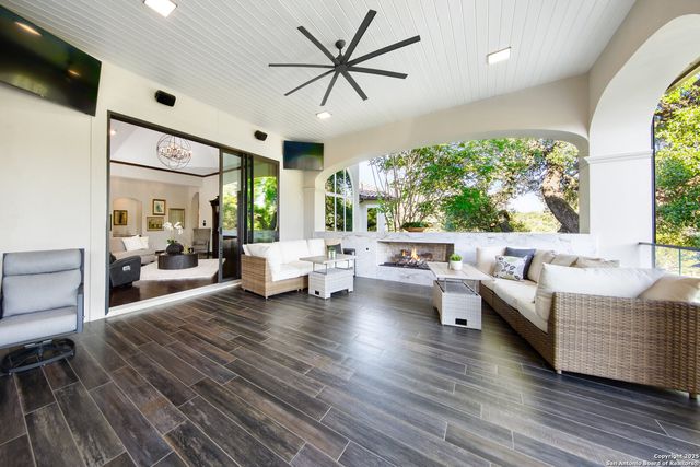 11118 ANAQUA SPGS, Boerne, TX 78006