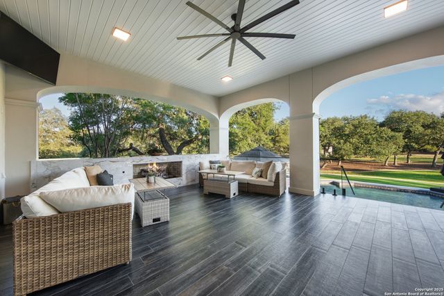 11118 ANAQUA SPGS, Boerne, TX 78006