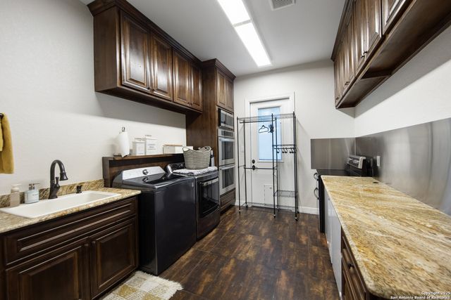 11118 ANAQUA SPGS, Boerne, TX 78006