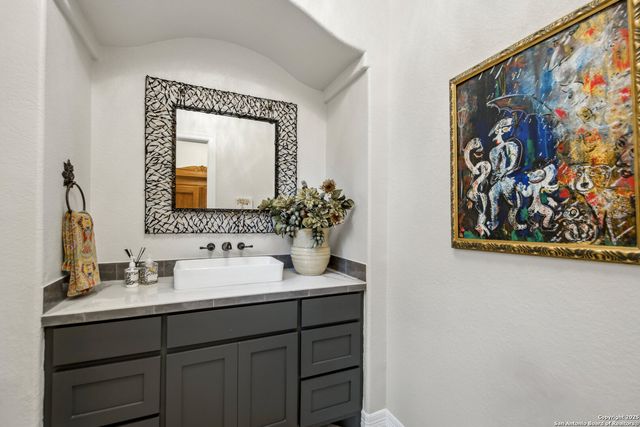 11118 ANAQUA SPGS, Boerne, TX 78006