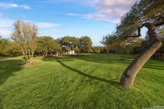 11118 ANAQUA SPGS, Boerne, TX 78006