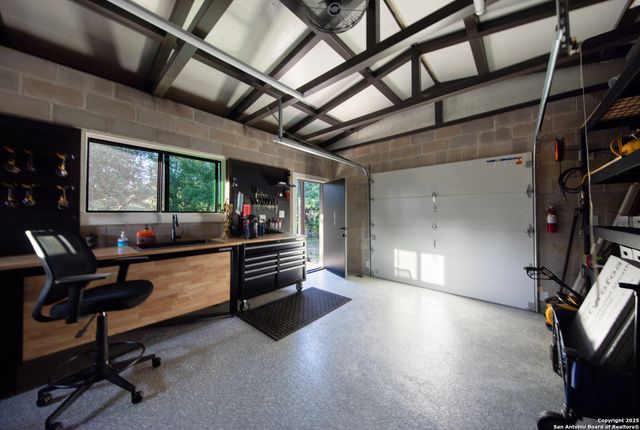 11118 ANAQUA SPGS, Boerne, TX 78006