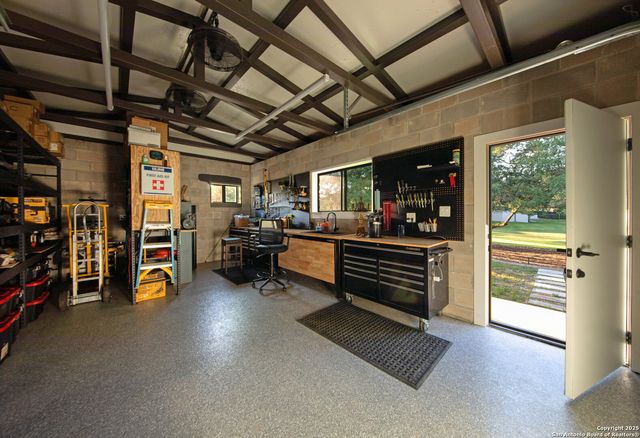 11118 ANAQUA SPGS, Boerne, TX 78006