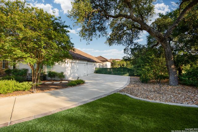 11118 ANAQUA SPGS, Boerne, TX 78006