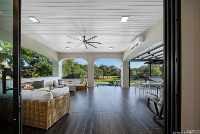 11118 ANAQUA SPGS, Boerne, TX 78006