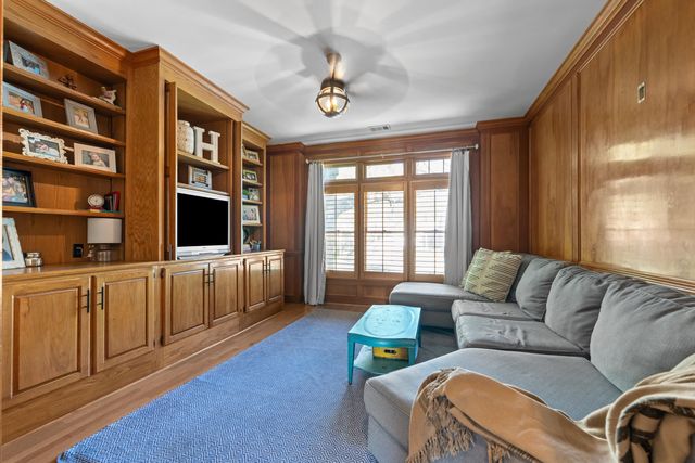 1925 WOOD OAK DR, Cordova, TN 38016