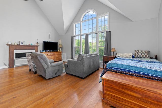 1925 WOOD OAK DR, Cordova, TN 38016